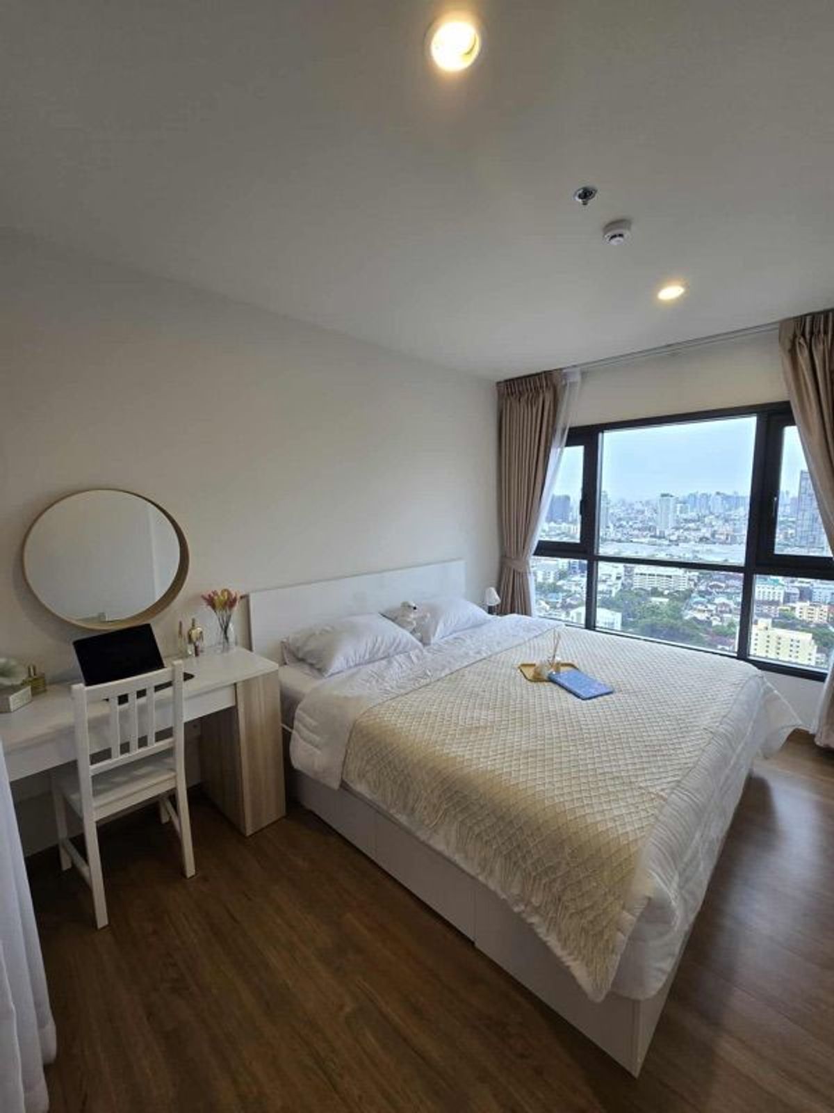 For RentCondoLadprao, Central Ladprao : For rent: The Line Vibe, 31st floor.
