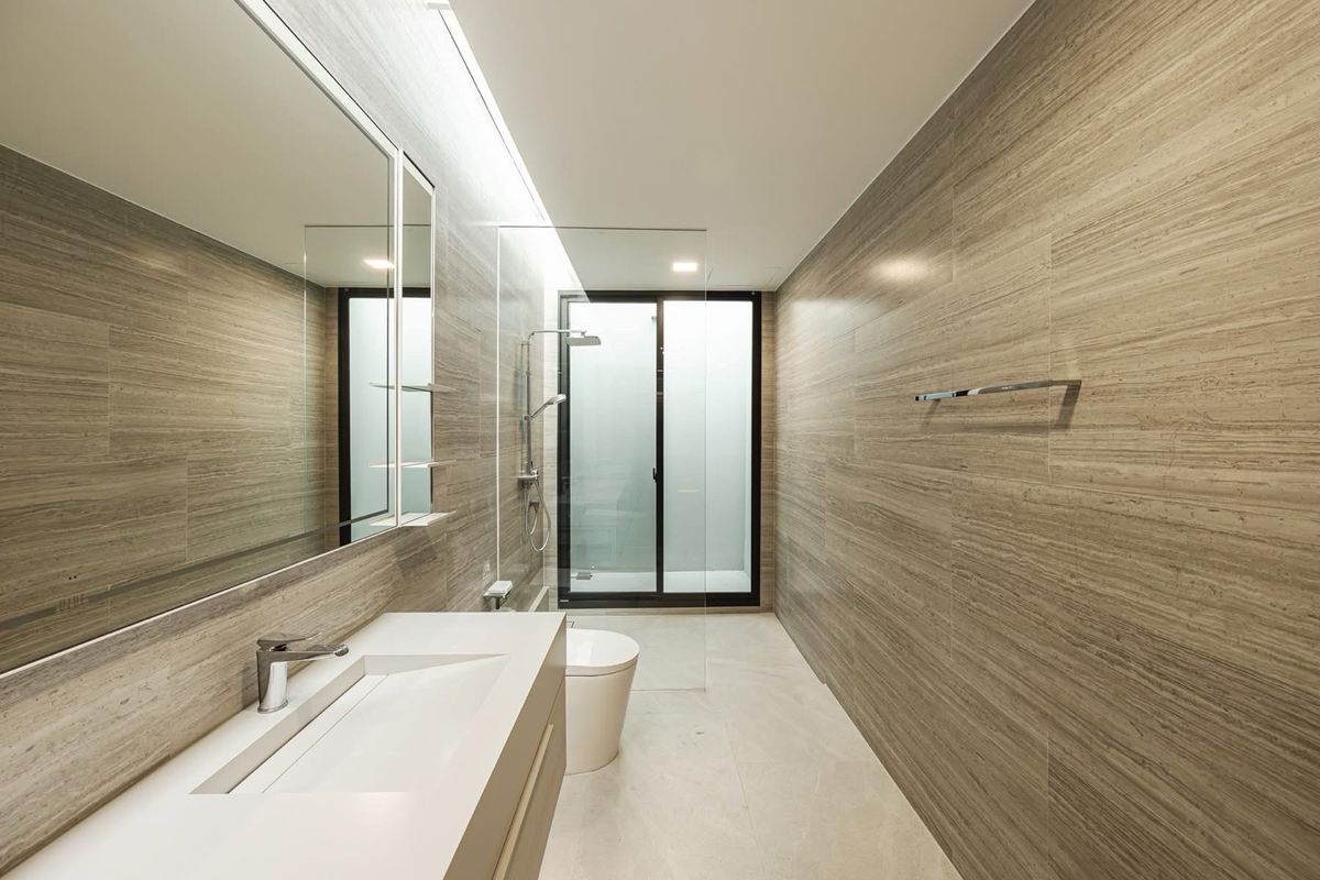 บ้านลาดกระบัง สุวรรณภูมิ : 📢 บ้านเดี่ยว 3 ชั้น พร้อมลิฟต์ ภายในโครงการคุณภาพ ระบบรักษาความปลอดภัยดีเยี่ยม เดินไปยังโรงเรียน Wellington College ได้ ใช้เวลาเพียง 10 นาทีถึง Brighton College ตกแต่งครบ พร้อมเฟอร์นิเจอร์สวยงาม