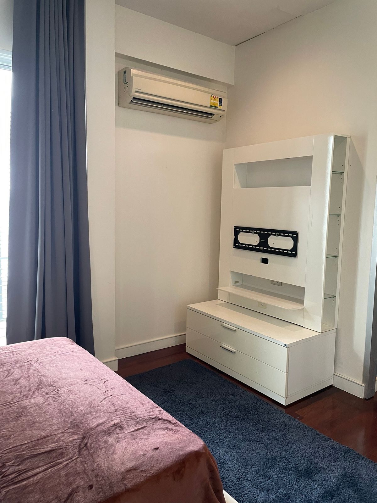 ขายทาวน์โฮมลาดพร้าว เซ็นทรัลลาดพร้าว : 🏡✨ ขายทาวน์โฮม 3 ชั้นหรู หลังมุมติดสวน @ The Landmark Residence ลาดพร้าว ตกแต่งพรีเมียม พร้อมเฟอร์ครบ หิ้วกระเป๋าเข้าอยู่ได้เลย เพียง 23.5 ล้าน