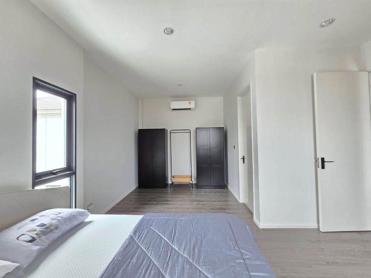 For RentPattanakan, Srinakarin : 3 -storey twin house for rent, The Sonne Srinakarin - Bang Na Project, Size 42 sq.w., Dok Mai Subdistrict, Prawet District, Bangkok