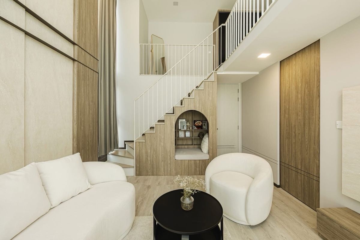 บ้านลาดกระบัง สุวรรณภูมิ : 📢 บ้านเดี่ยว 3 ชั้น พร้อมลิฟต์ ภายในโครงการคุณภาพ ระบบรักษาความปลอดภัยดีเยี่ยม เดินไปยังโรงเรียน Wellington College ได้ ใช้เวลาเพียง 10 นาทีถึง Brighton College ตกแต่งครบ พร้อมเฟอร์นิเจอร์สวยงาม