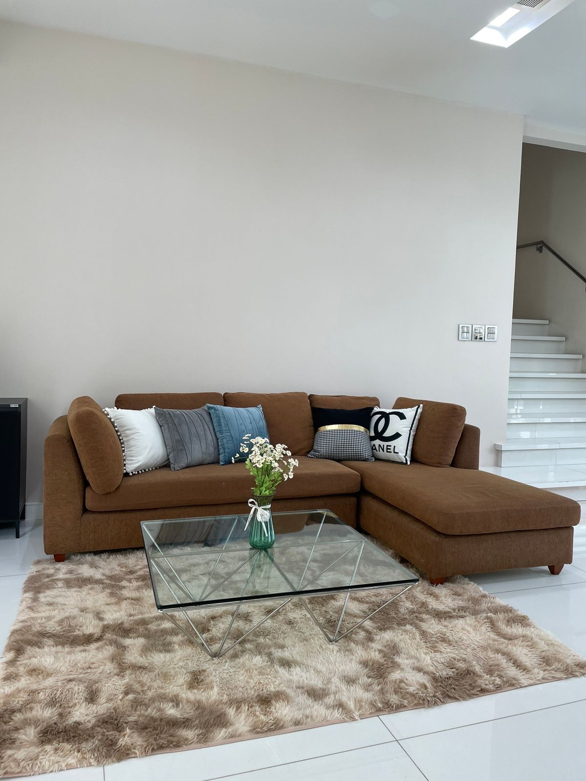 ขายทาวน์โฮมลาดพร้าว เซ็นทรัลลาดพร้าว : 🏡✨ ขายทาวน์โฮม 3 ชั้นหรู หลังมุมติดสวน @ The Landmark Residence ลาดพร้าว ตกแต่งพรีเมียม พร้อมเฟอร์ครบ หิ้วกระเป๋าเข้าอยู่ได้เลย เพียง 23.5 ล้าน