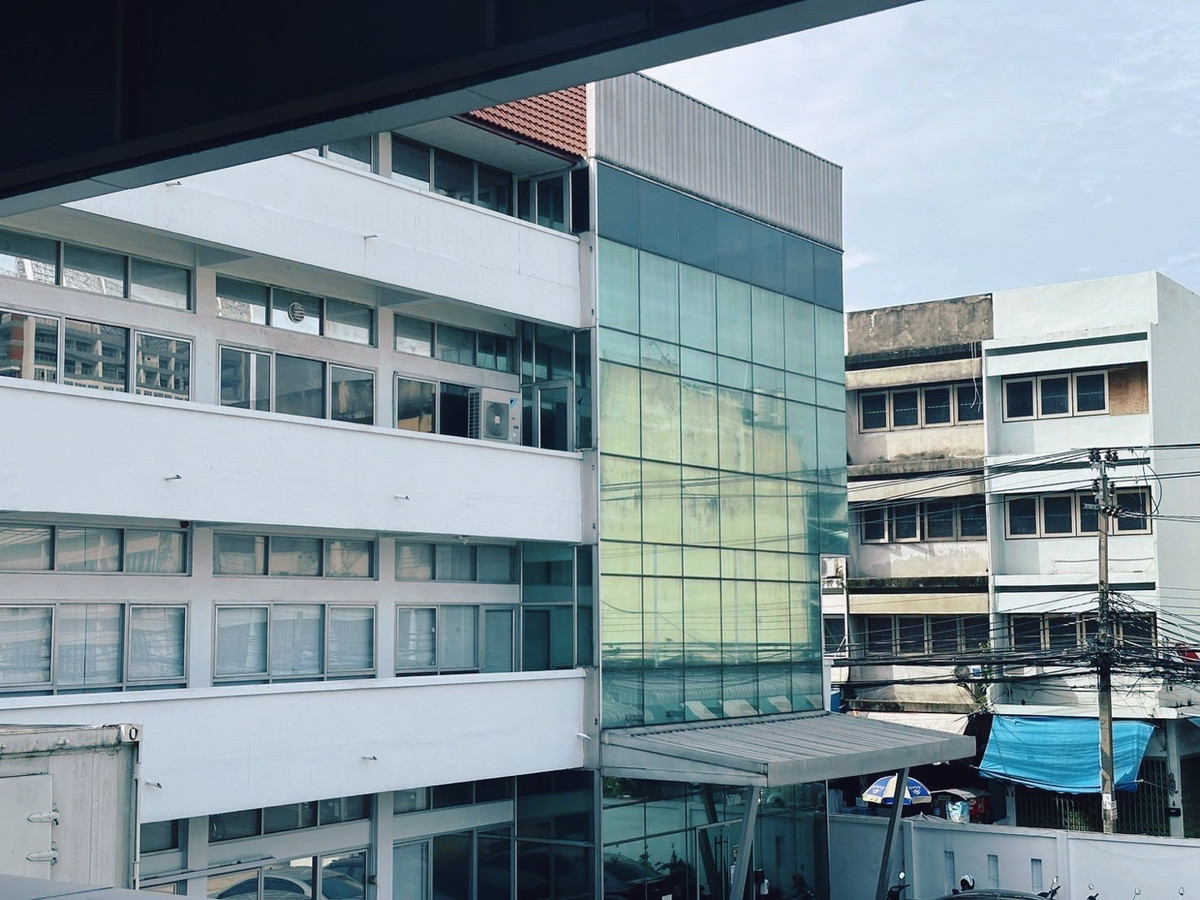 ให้เช่าสำนักงานสาทร นราธิวาส : ออฟฟิศให้เช่า ถนนเจริญกรุง บางคอแหลม พระราม 3 ใกล้ terminal Asia tique เดินทางสะดวก