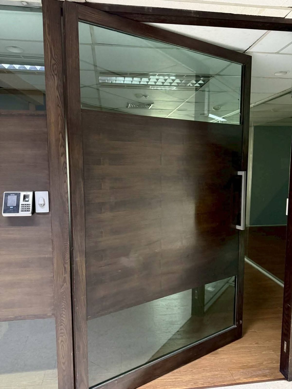 For RentOfficeRatchathewi,Phayathai : Office area for rent KS L Tower, near BTS, Phayathai and Arl, Phayathai, 18th floor, 202.84 sq.m., rent 91,278 baht/month