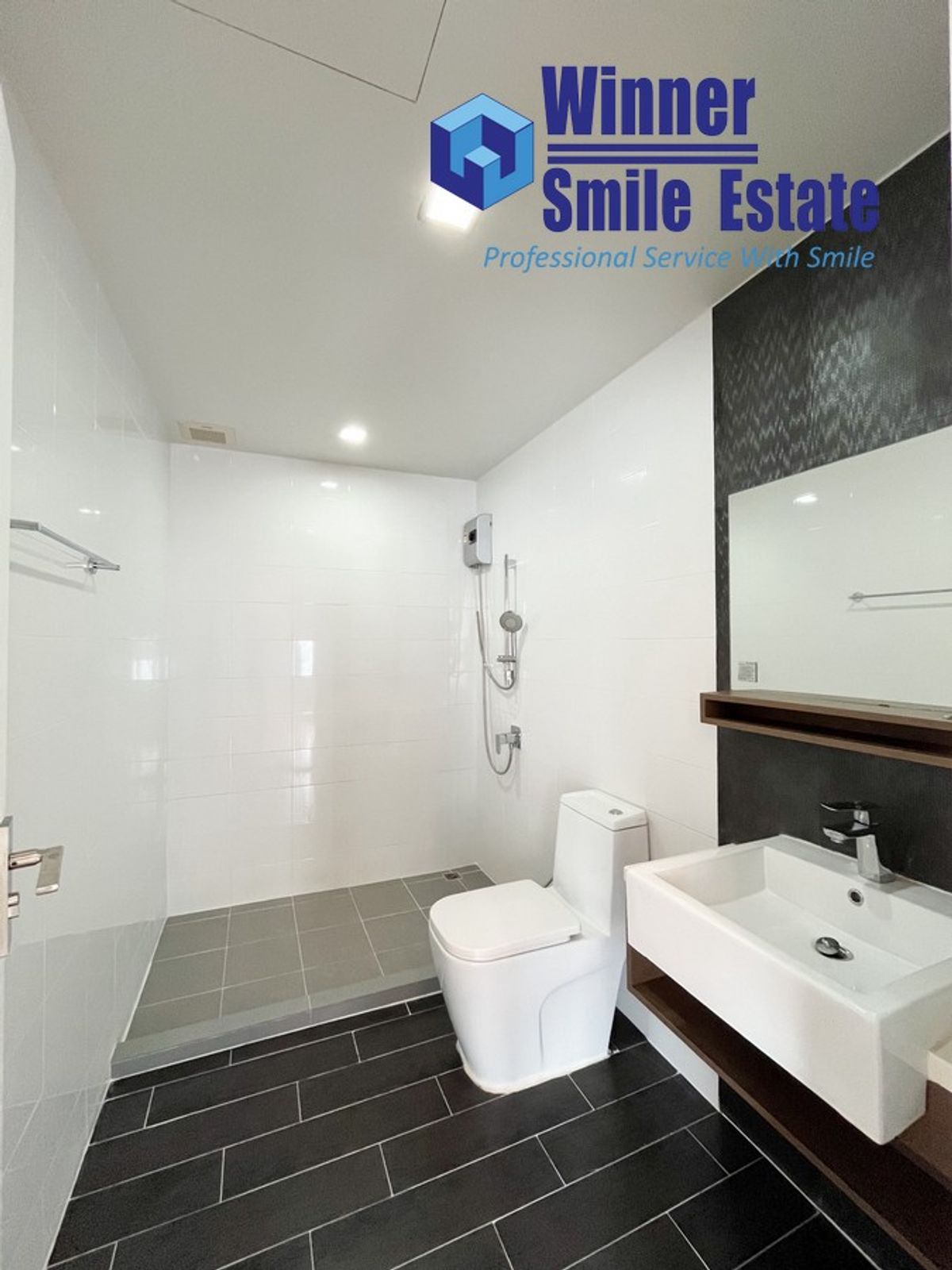 ให้เช่าทาวน์โฮมสมุทรปราการ สำโรง : ให้เช่า โฮมออฟฟิต เพล็กซ์ บางนา Plex Bangna 3 ชั้น 190 ตร.ม. ถนนเมน