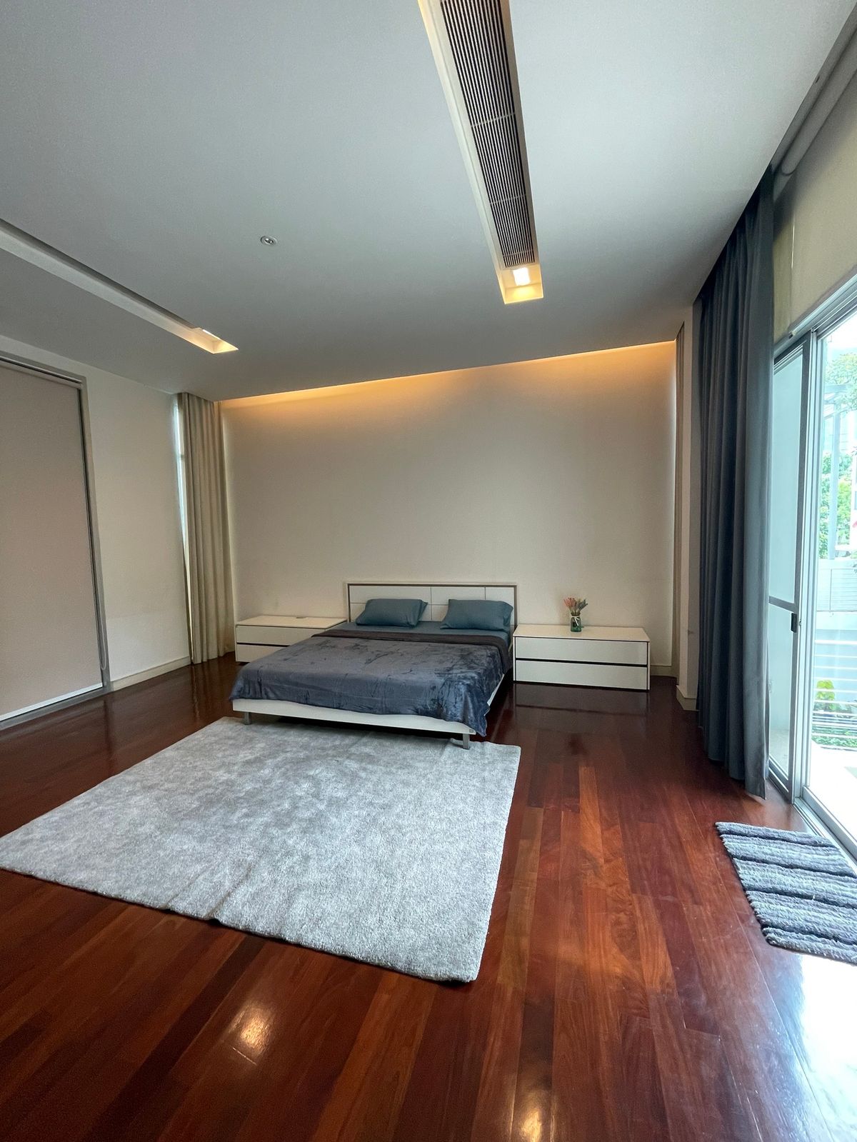 ขายทาวน์โฮมลาดพร้าว เซ็นทรัลลาดพร้าว : 🏡✨ ขายทาวน์โฮม 3 ชั้นหรู หลังมุมติดสวน @ The Landmark Residence ลาดพร้าว ตกแต่งพรีเมียม พร้อมเฟอร์ครบ หิ้วกระเป๋าเข้าอยู่ได้เลย เพียง 23.5 ล้าน