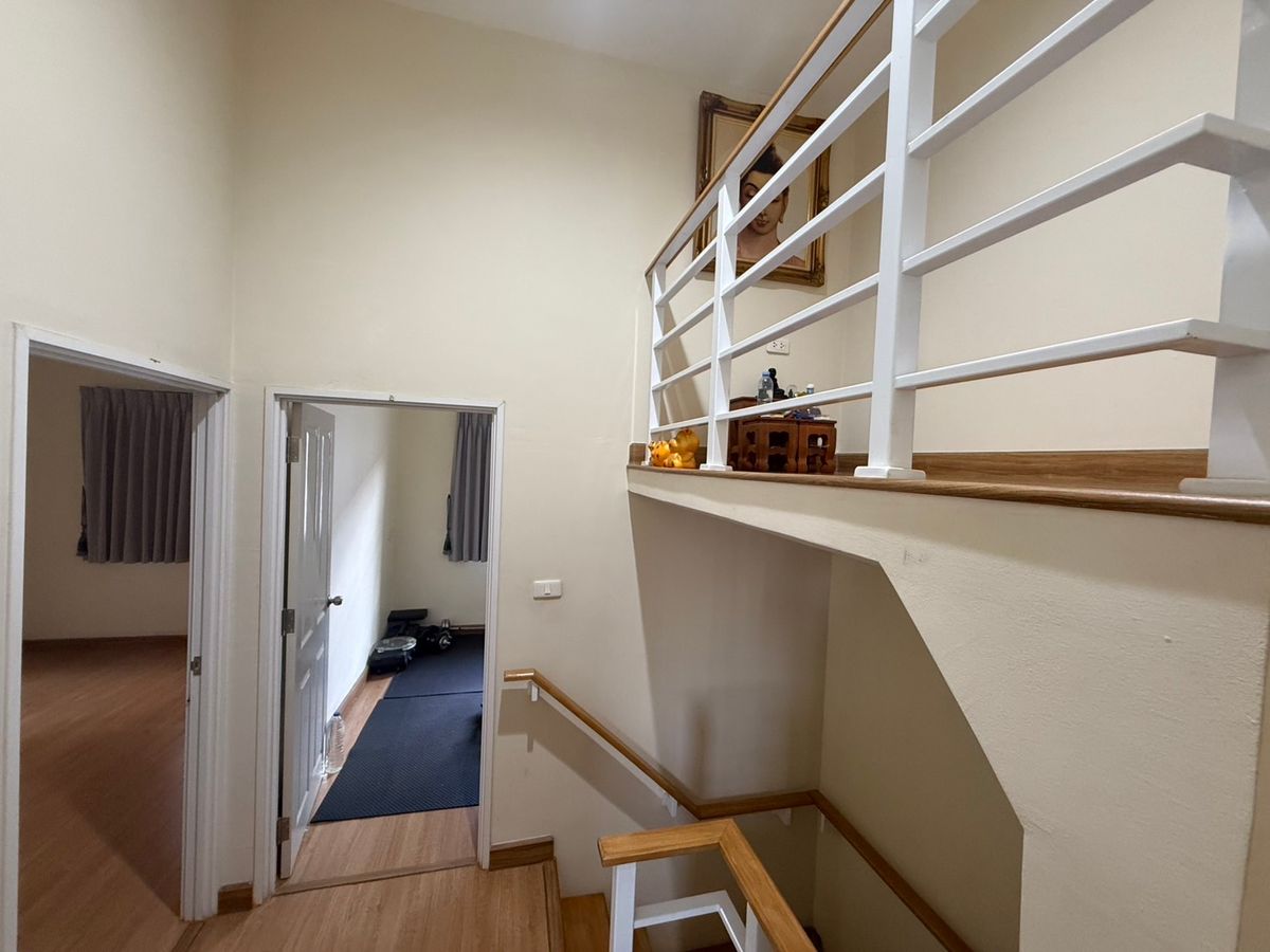 ขายทาวน์โฮมลาดกระบัง สุวรรณภูมิ : ขายทาวน์โฮม 2 ชั้น 4นอน 3 น้ำ 2 ที่จอดรถ พร้อมอยู่ ใกล้เมกะบางนา ไปสนามบินสุวรรณภูมิง่าย เข้าเมืองสะดวก