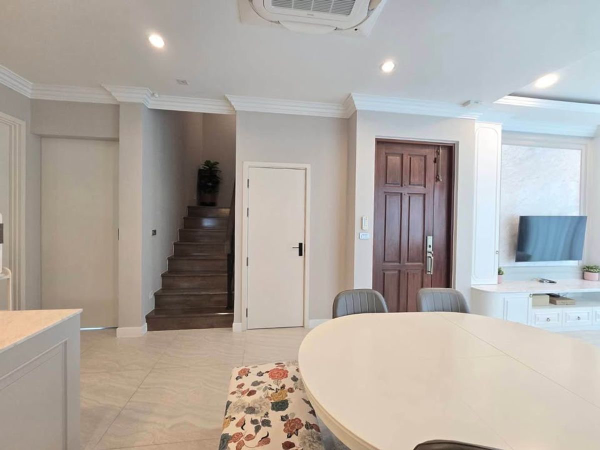 For RentPattanakan, Srinakarin : 3 -storey twin house for rent, The Sonne Srinakarin - Bang Na Project, Size 42 sq.w., Dok Mai Subdistrict, Prawet District, Bangkok