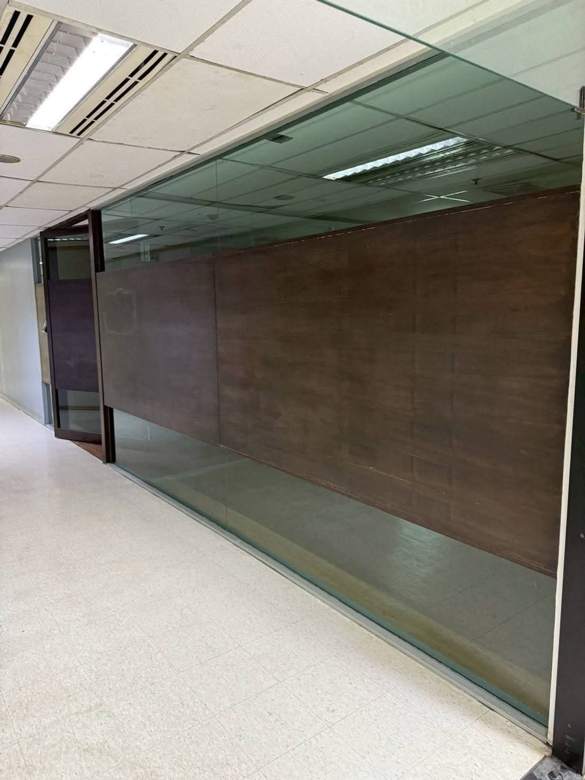 For RentOfficeRatchathewi,Phayathai : Office area for rent KS L Tower, near BTS, Phayathai and Arl, Phayathai, 18th floor, 202.84 sq.m., rent 91,278 baht/month