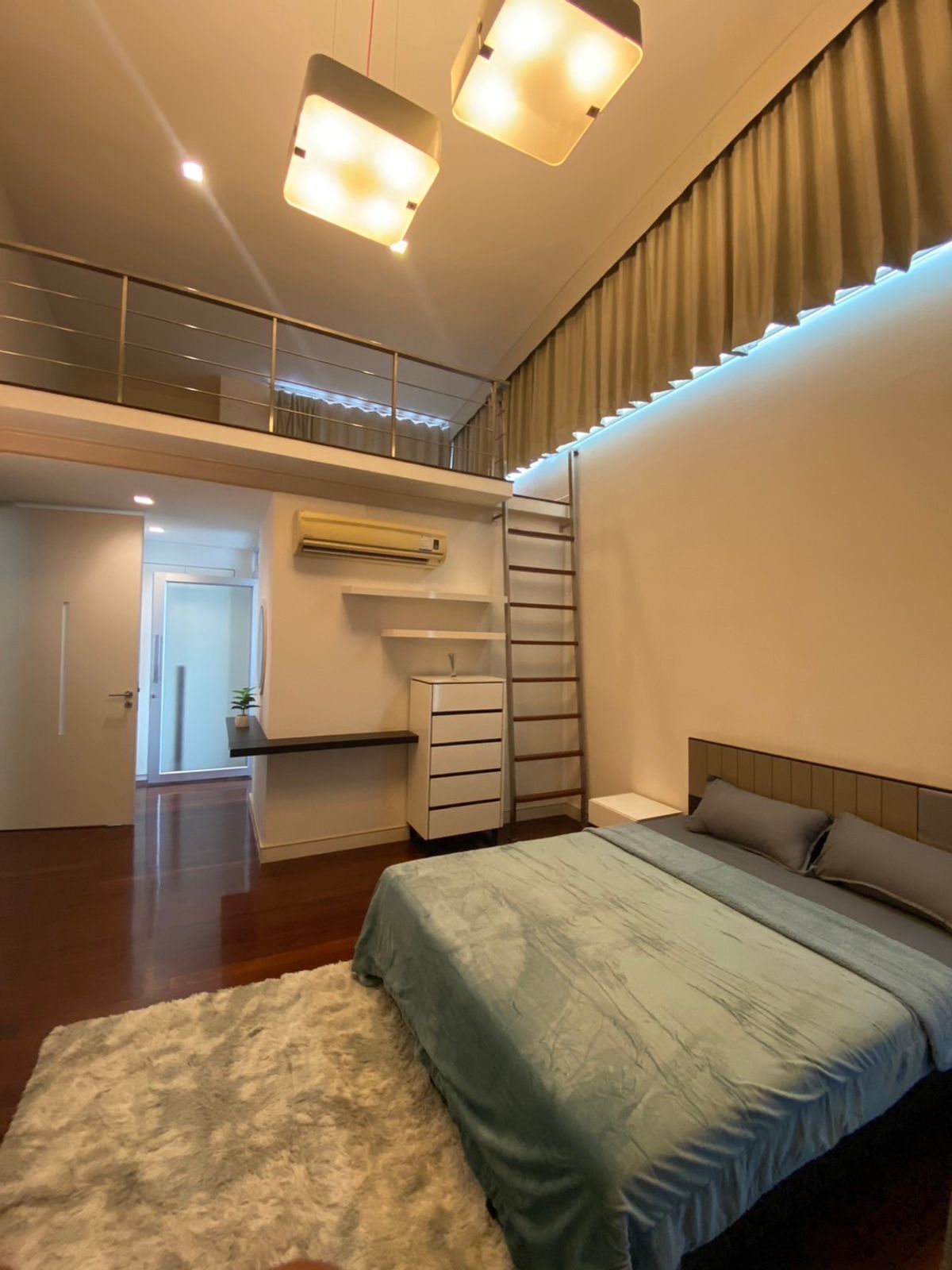 ขายทาวน์โฮมลาดพร้าว เซ็นทรัลลาดพร้าว : 🏡✨ ขายทาวน์โฮม 3 ชั้นหรู หลังมุมติดสวน @ The Landmark Residence ลาดพร้าว ตกแต่งพรีเมียม พร้อมเฟอร์ครบ หิ้วกระเป๋าเข้าอยู่ได้เลย เพียง 23.5 ล้าน