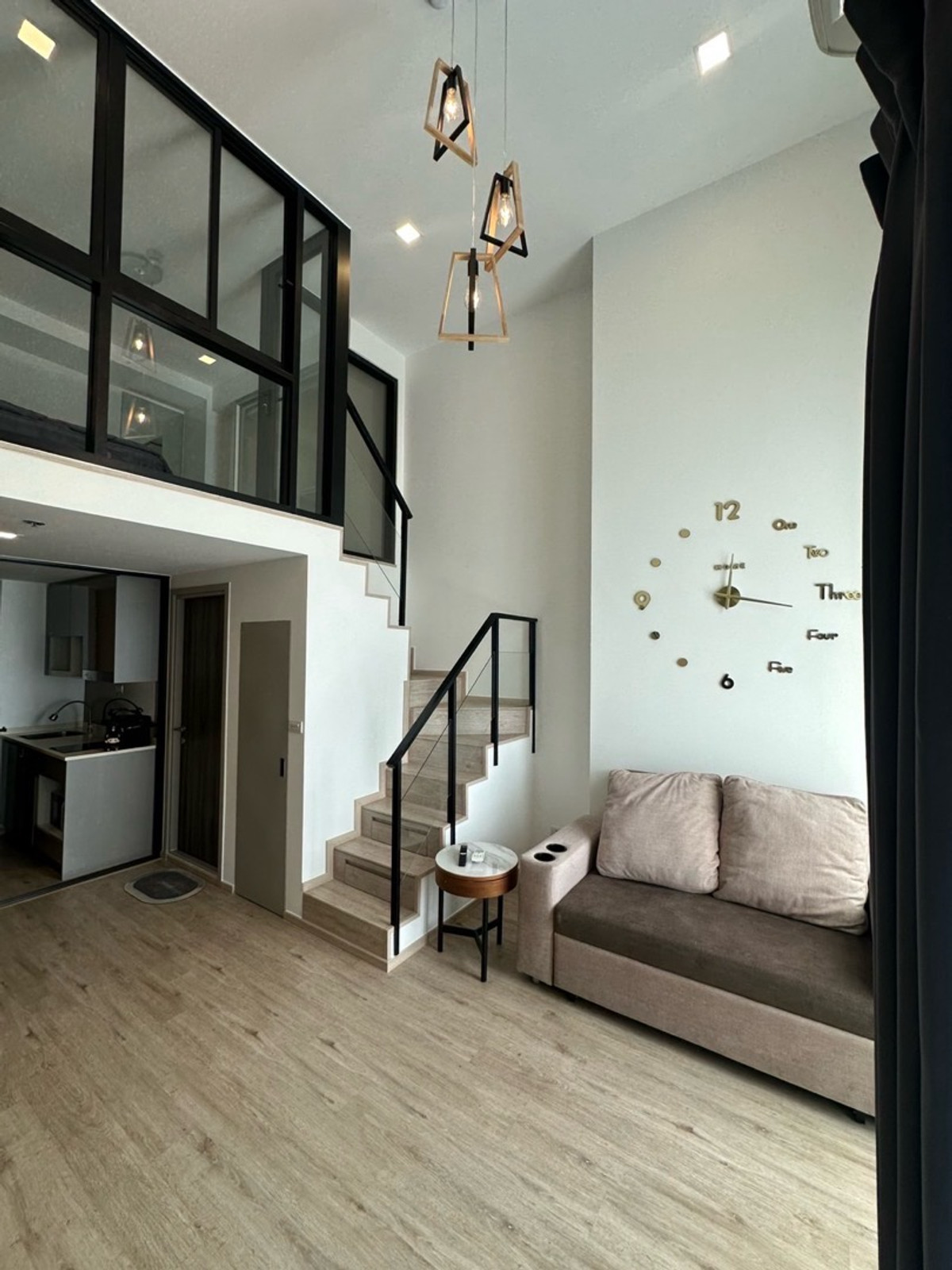 For RentCondoPattanakan, Srinakarin : 🔥Available and ready to move in🔥 Condo for rent THE RICH - Rama 9 Srinakarin Triple Station, near the Airport Rail Link Hua Mak, near the Yellow Line.