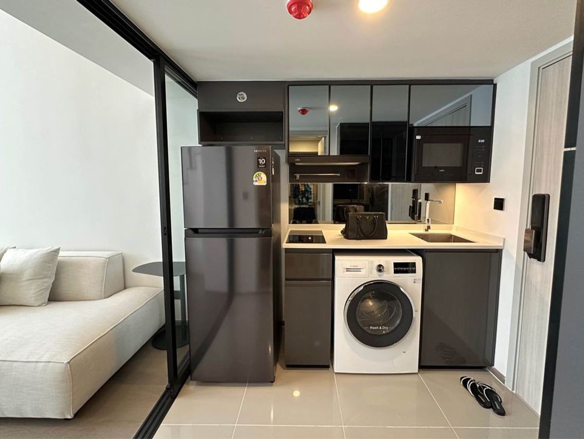 For SaleCondoSiam Paragon ,Chulalongkorn,Samyan : Park Origin Chula Samyan【𝐒𝐄𝐋𝐋 & 𝐑𝐄𝐍𝐓】🔥Modern luxe room with a beautiful dark tone, full furnishings, and a complete design🔥  Contact Line ID: @hacondo