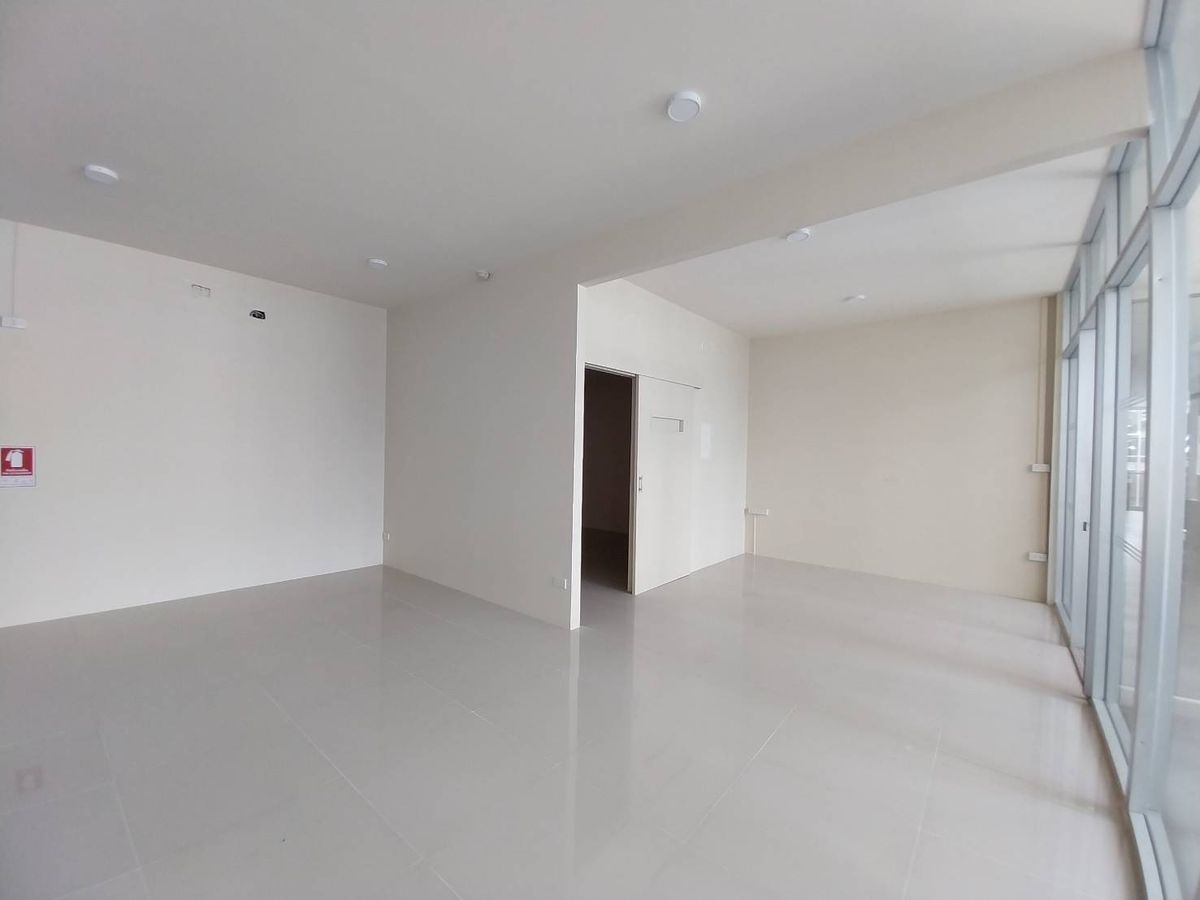 For RentOfficeChiang Mai : Space for rent for beauty clinics (except surgery) / specialized clinics Free!! Common fees throughout the rental contract.
