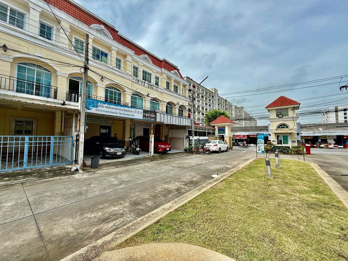 For SaleTownhomePattanakan, Srinakarin : Townhouse for sale, Worodom Place, opposite Seacon Square, Srinakarin