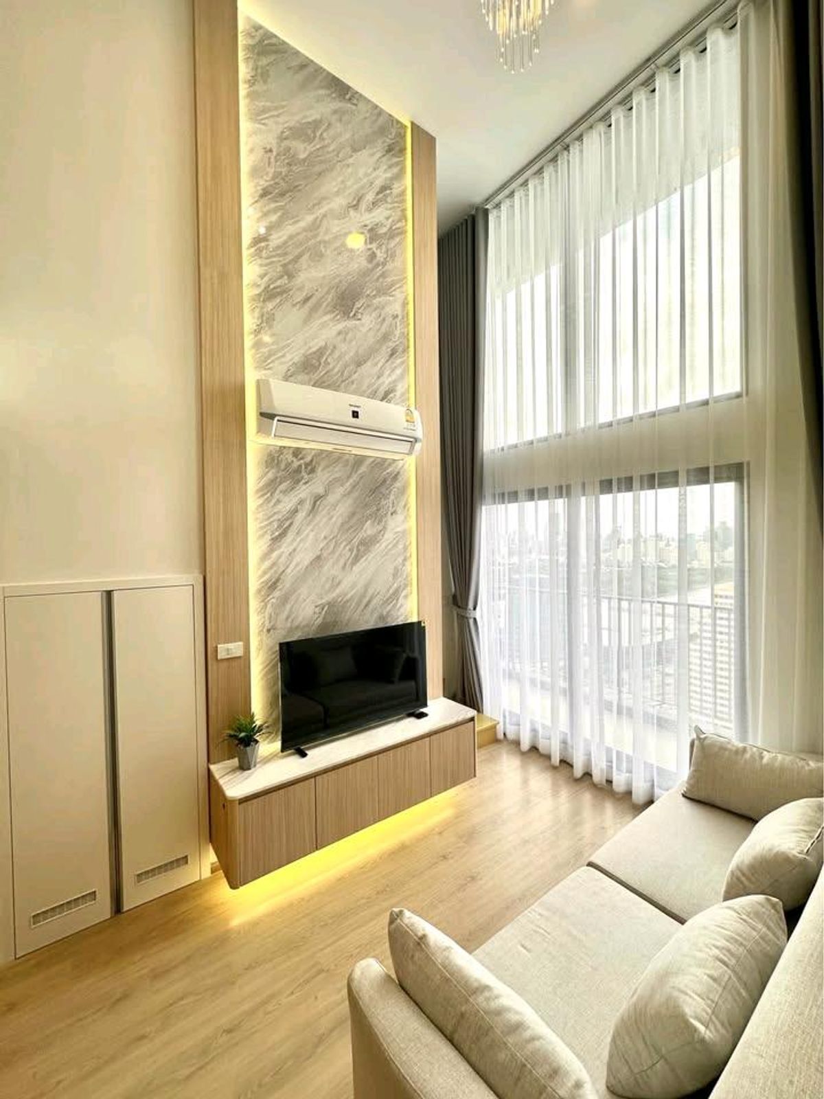ให้เช่าคอนโดคลองเตย กล้วยน้ำไท : Life Rama 4 - Asoke type Duplex for rent | Ready to move in ✅