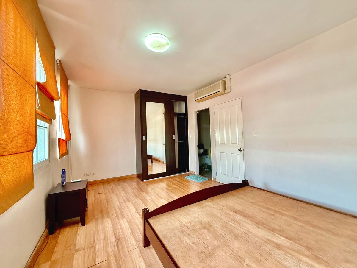 For SaleTownhomePattanakan, Srinakarin : Townhouse for sale, Worodom Place, opposite Seacon Square, Srinakarin