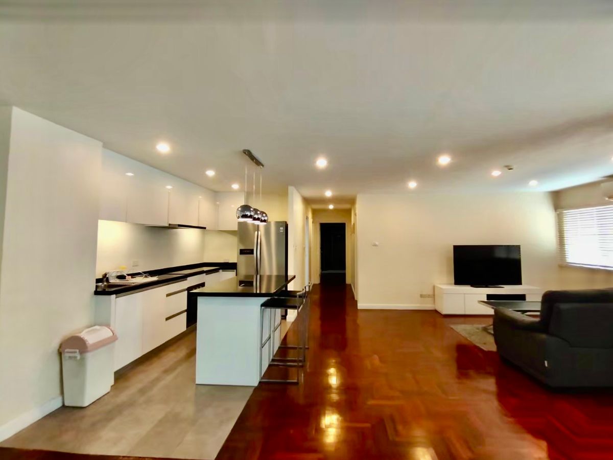 ให้เช่าคอนโดสีลม ศาลาแดง บางรัก : ให้เช่า คอนโด 2 ห้องนอน Plus พื้นที่กว้าง Silom Condominium – ทำเลพรีเมียมใจกลางสีลม ติด Silom Complex ใกล้ BTS ศาลาแดง และ MRT สีลม