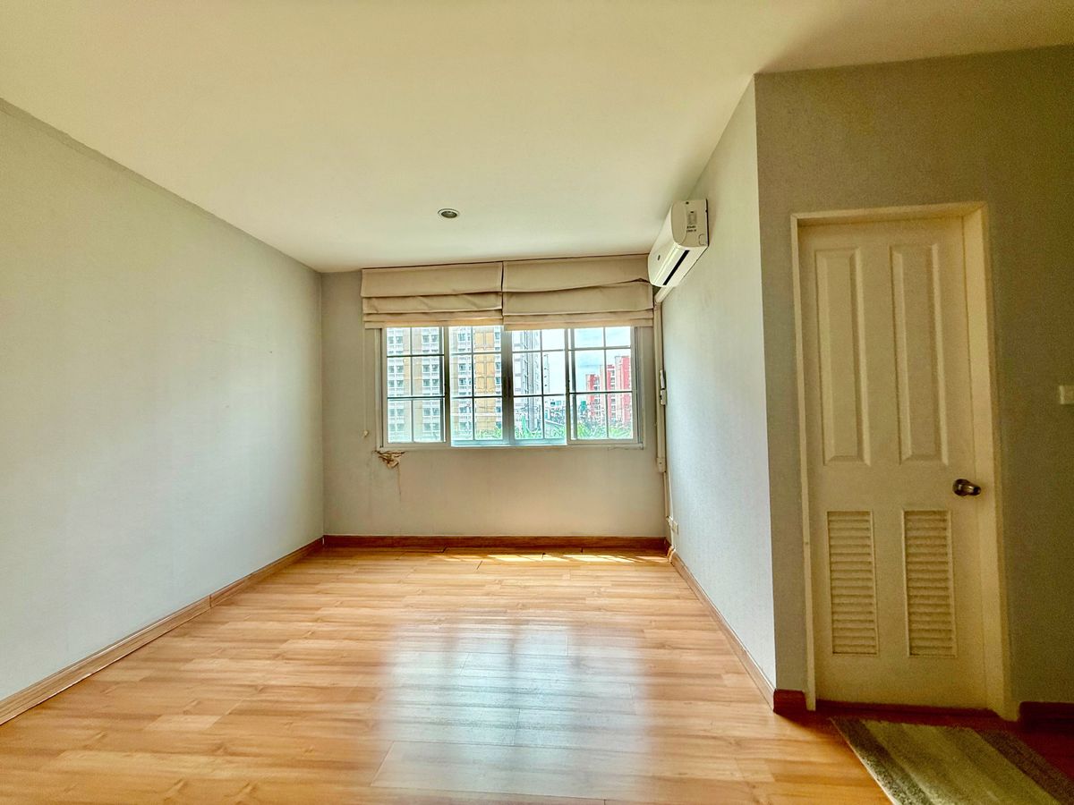 For SaleTownhomePattanakan, Srinakarin : Townhouse for sale, Worodom Place, opposite Seacon Square, Srinakarin