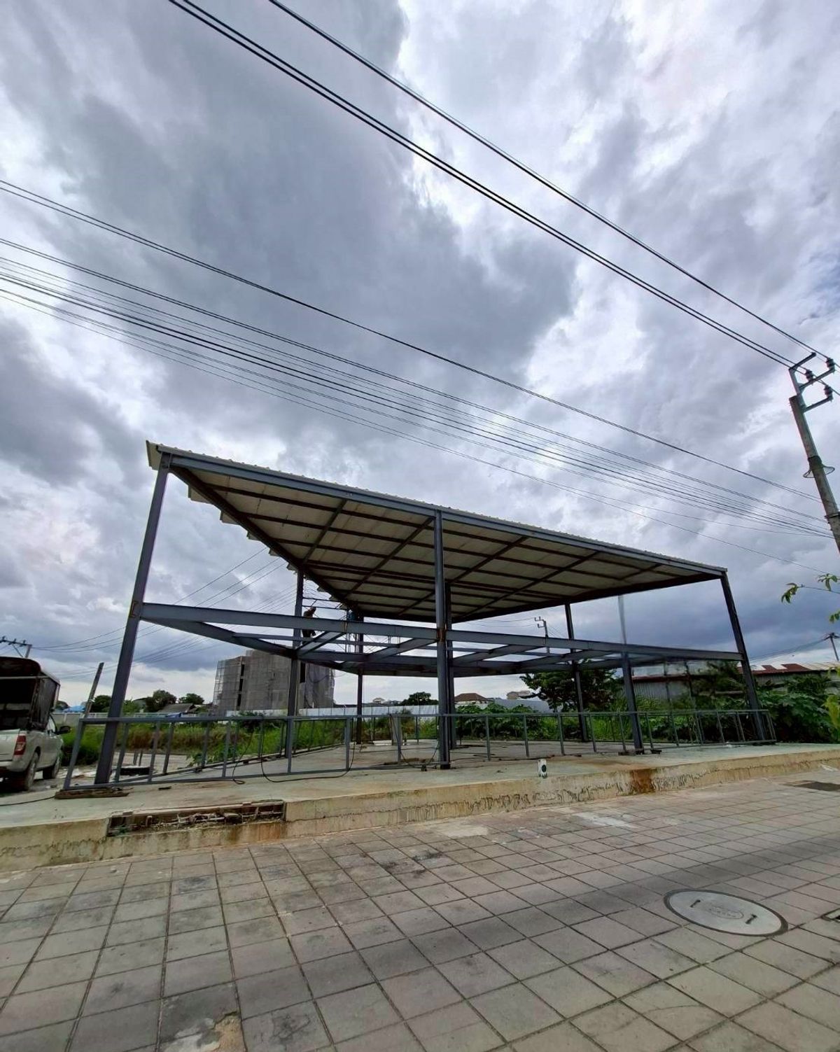 For RentWarehousePattanakan, Srinakarin : Rent a beautiful 2 -story area next to the new development road. Suitable for business (N.1868)