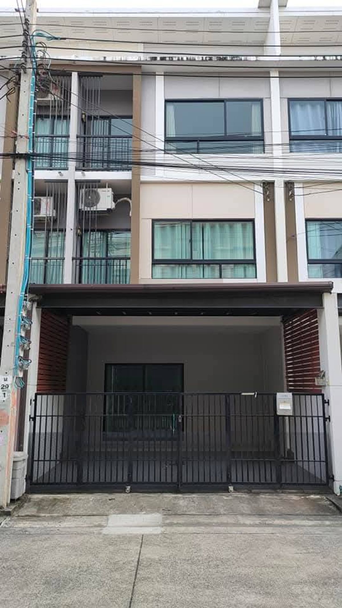 ให้เช่าทาวน์โฮมวิภาวดี ดอนเมือง หลักสี่ : ECH251099 ให้เช่าทาวน์โฮม Patio Viphawadee-Songprapa | 4 ห้องนอน 175 ตร.ม. | ค่าเช่า 23,000 บ./เดือน | ใกล้สนามบินดอนเมือง ✈️🚆