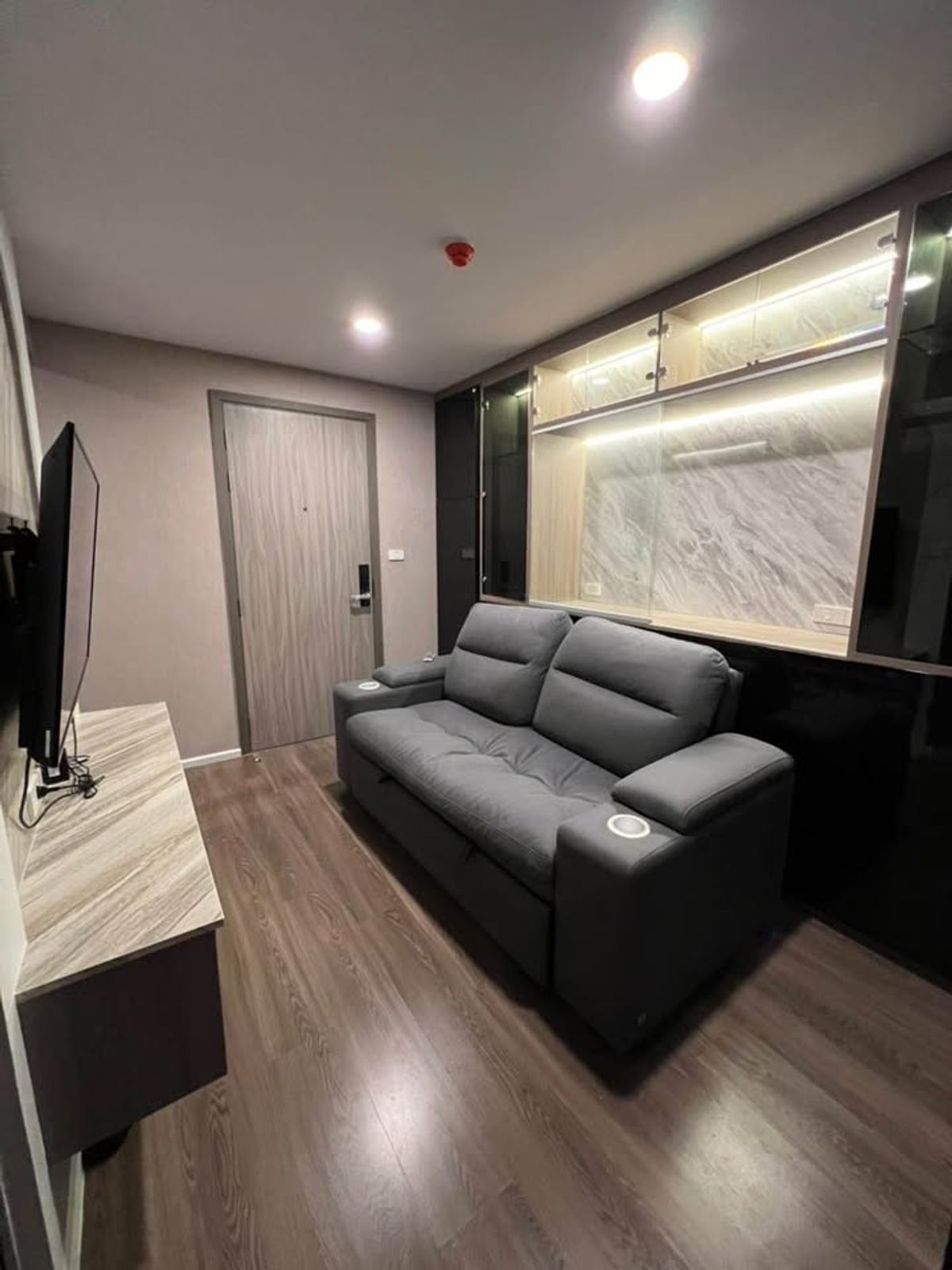 For RentCondoRatchadapisek, Huaikwang, Suttisan : 🔥 For rent, The Origin Ratchada-Ladprao 🔥 📍 Attached to MRT Lat Phrao (Yellow Line), only 150 meters.
