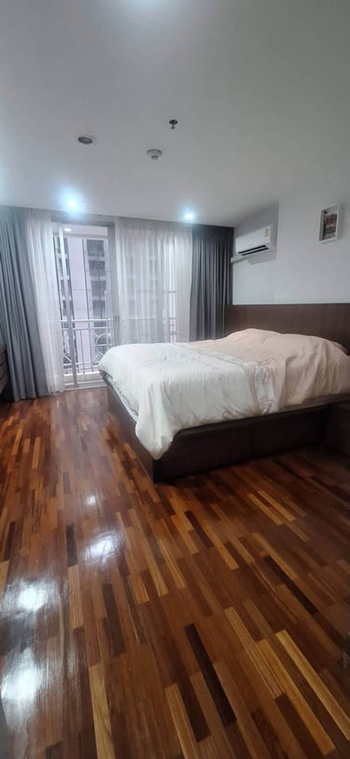 ให้เช่าคอนโดสุขุมวิท อโศก ทองหล่อ : ให้เช่า Asoke place Condo ราคา 32,000 บาท [NCr250933]