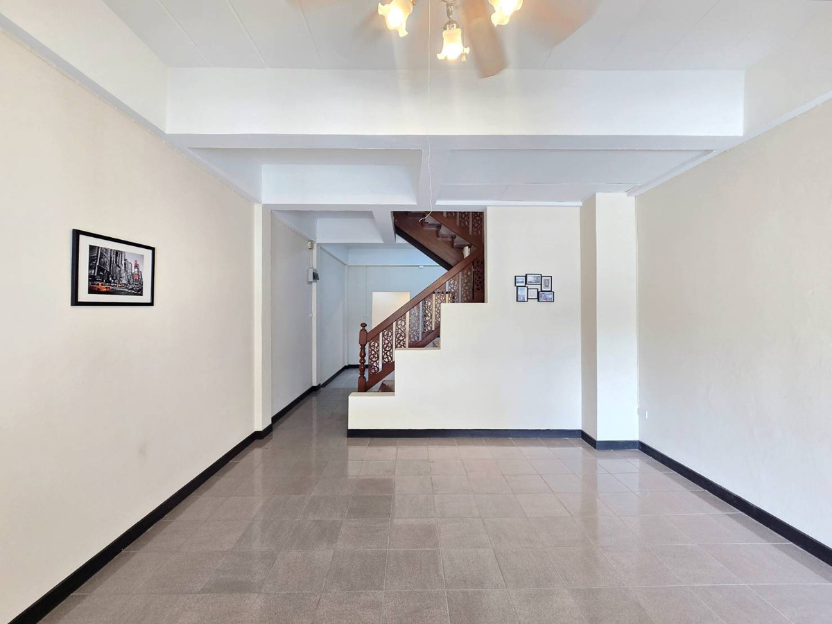 กุลพันธ์วิลล์ 4 ทาวน์โฮมรีโนเวทใหม่ ใกล้ IKEA  ห้างแมคโคร ซื้อปุ๊บ รับค่าเช่า กำรไเหลือๆ นักลงทุนต้องเข้าละแหละ Loading...