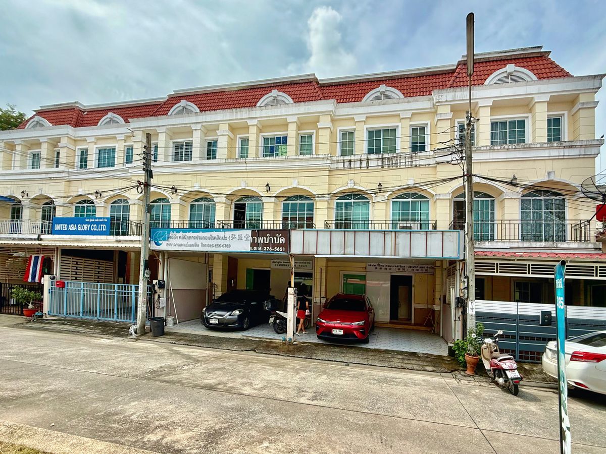 For SaleTownhomePattanakan, Srinakarin : Townhouse for sale, Worodom Place, opposite Seacon Square, Srinakarin