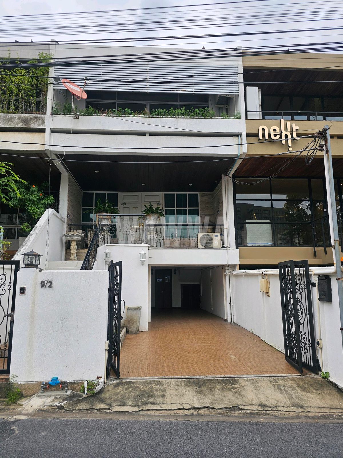 For RentTownhomeSukhumvit, Asoke, Thonglor : Townhome in the city, easy to access, near BTS Ekkamai - Thonglor