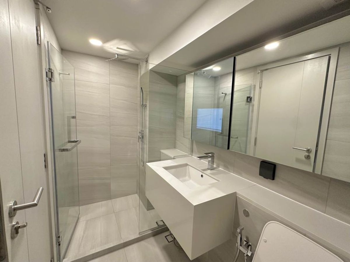 For SaleCondoSiam Paragon ,Chulalongkorn,Samyan : Park Origin Chula Samyan【𝐒𝐄𝐋𝐋 & 𝐑𝐄𝐍𝐓】🔥Modern luxe room with a beautiful dark tone, full furnishings, and a complete design🔥  Contact Line ID: @hacondo