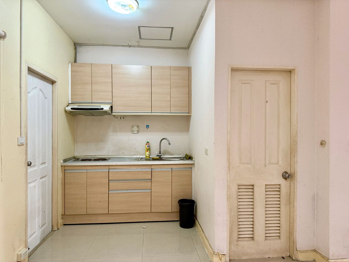 For SaleTownhomePattanakan, Srinakarin : Townhouse for sale, Worodom Place, opposite Seacon Square, Srinakarin