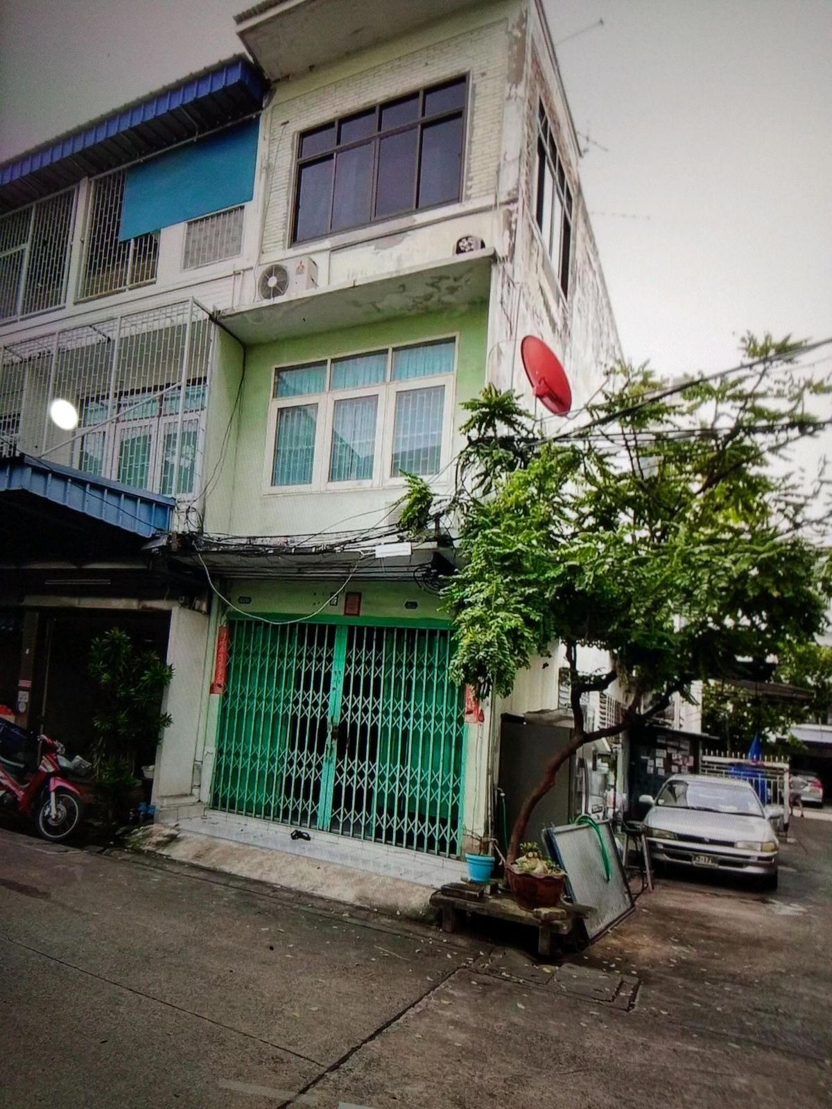 ขายอาคารพาณิชย์สาทร นราธิวาส : ขายด่วนอ.พาณิชย์ 2.75ชั้นซเซ็นต์หลุยส์ 8.9ลบ