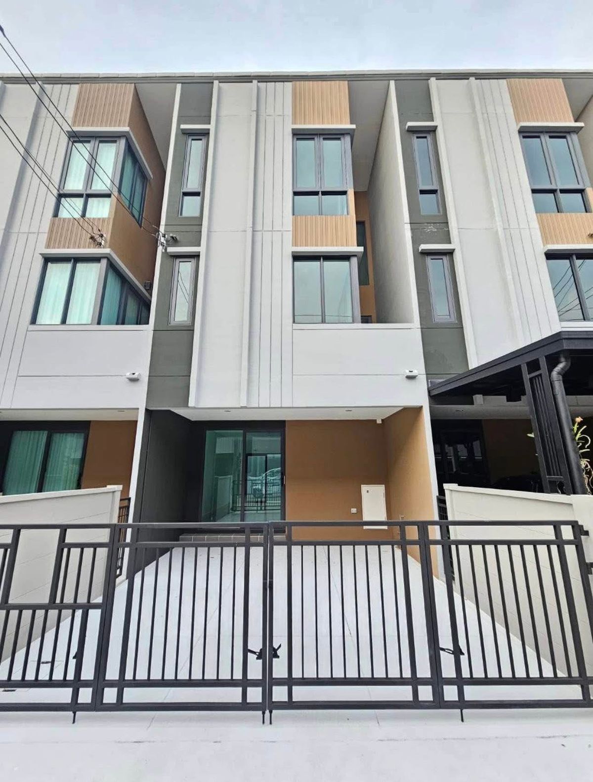 For RentTownhomeRama5, Ratchapruek, Bangkruai : Rent a townhome Baan Klang Mueang Rama 5, the new house, never rented
