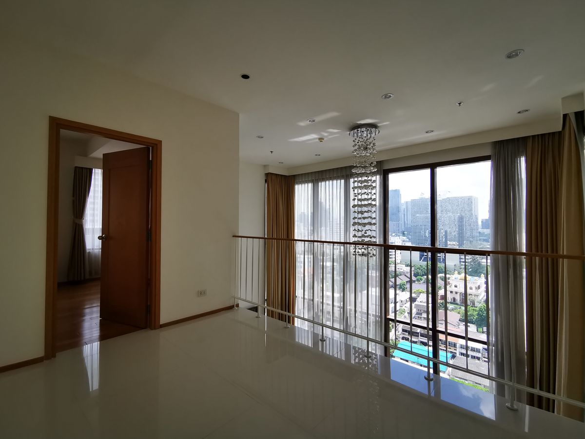 ขายคอนโดสุขุมวิท อโศก ทองหล่อ : ขายคอนโด ดิ เอ็มโพริโอ เพลส สุขุมวิท 24 The Emporio Place