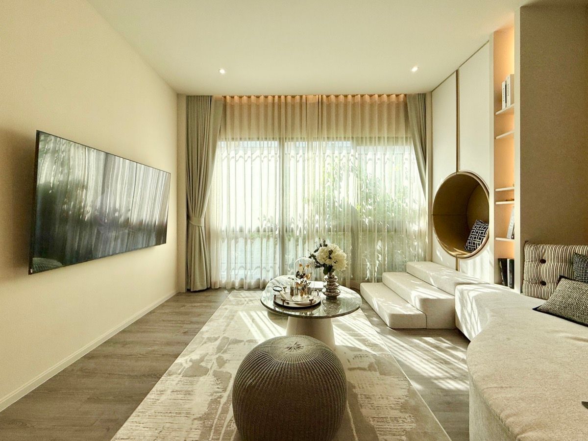 For SaleHouseKasetsart, Ratchayothin : 🏡 Baan Klang Muang Classe Ratchayothin Modern Classic luxury homes in the heart of Ratchayothin ✨ Starting from only 24.9 MB.* 📞 092-690-5445