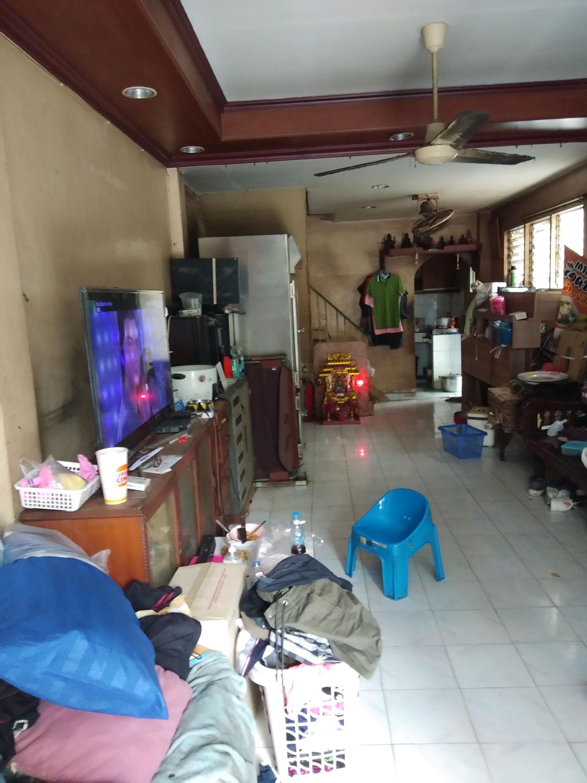 ขายอาคารพาณิชย์สาทร นราธิวาส : ขายด่วนอ.พาณิชย์ 2.75ชั้นซเซ็นต์หลุยส์ 8..0ลบ