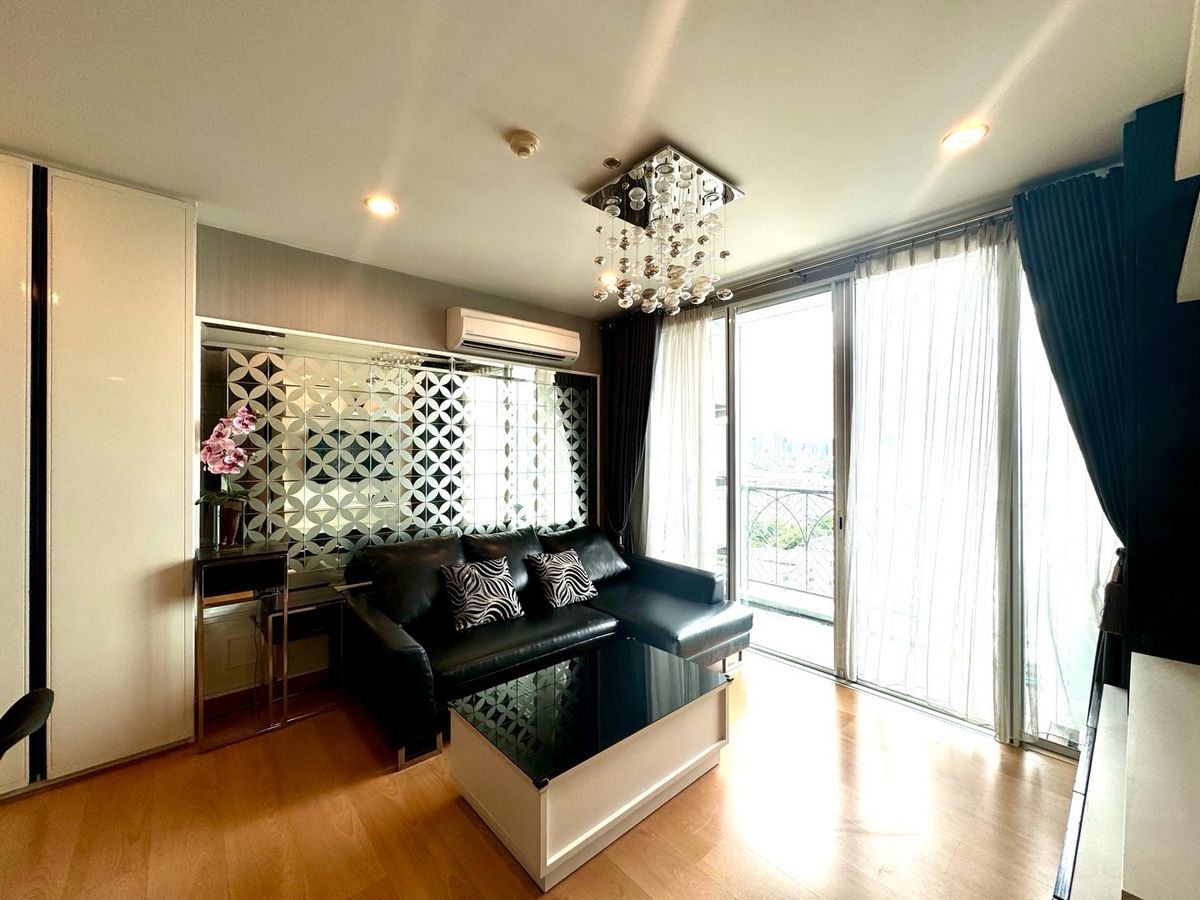For RentCondoSathorn, Narathiwat : The complete narathiwat condo for rent 2b2b 68 sqm (available)
