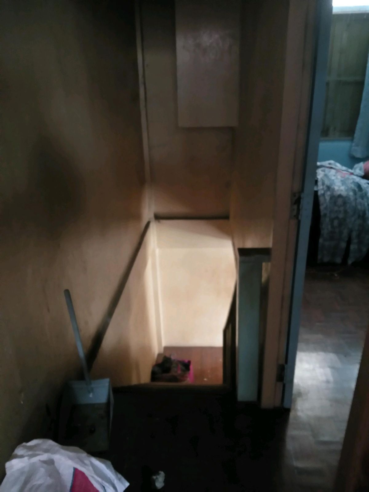 ขายอาคารพาณิชย์สาทร นราธิวาส : ขายด่วนอ.พาณิชย์ 2.75ชั้นซเซ็นต์หลุยส์ 8..0ลบ