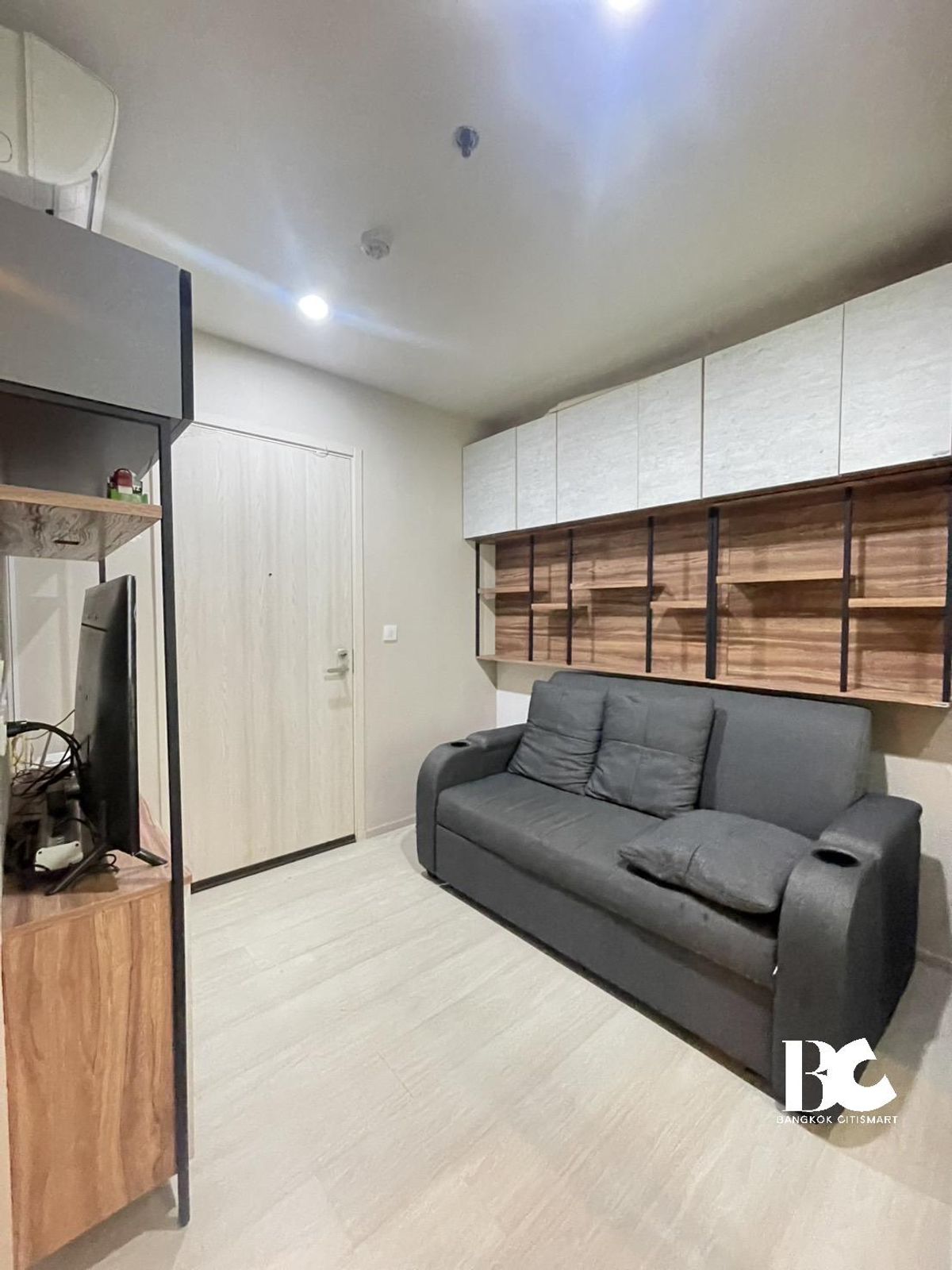ให้เช่าคอนโดพระราม 9 เพชรบุรีตัดใหม่ RCA : 🔥 HOT DEAL 1 bedroom for rent at Life asoke 🔥