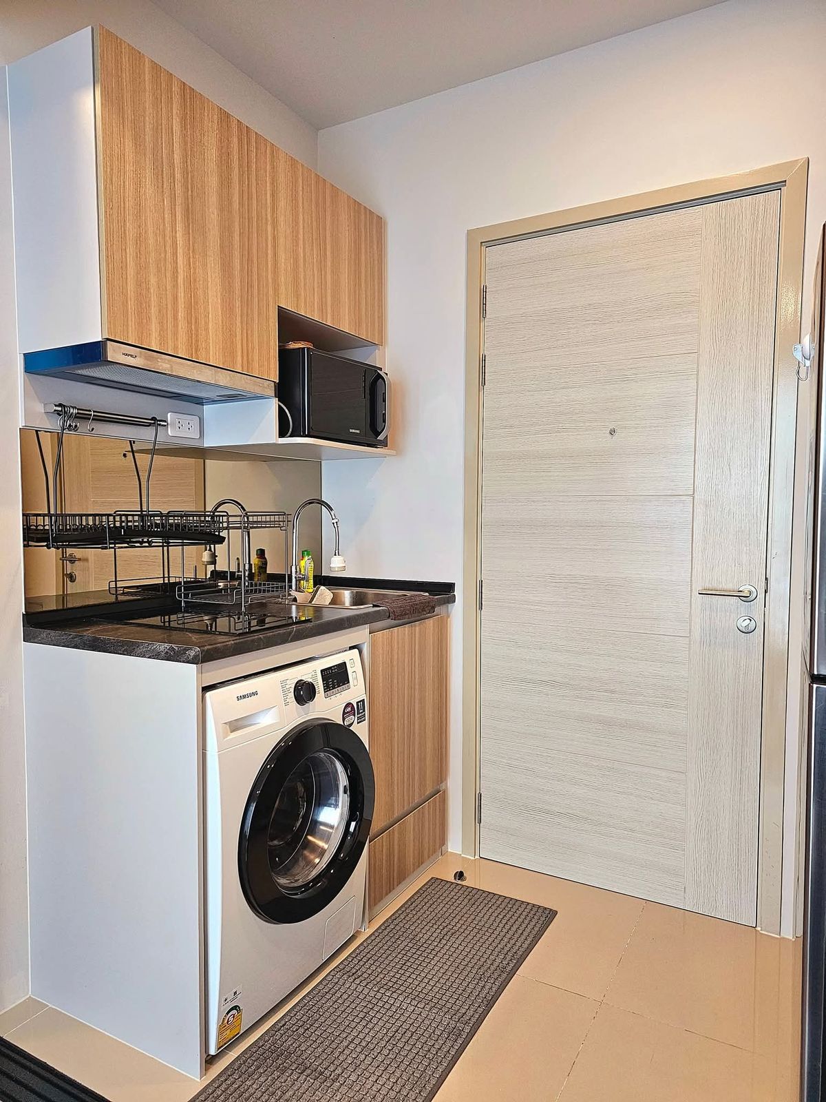 ให้เช่าคอนโดบางนา แบริ่ง ลาซาล : 13,000 BHT/M. **Pet Firendly** Brixton Pet&Play Sukhumvit 107 (BTS Bearing 500 M.)