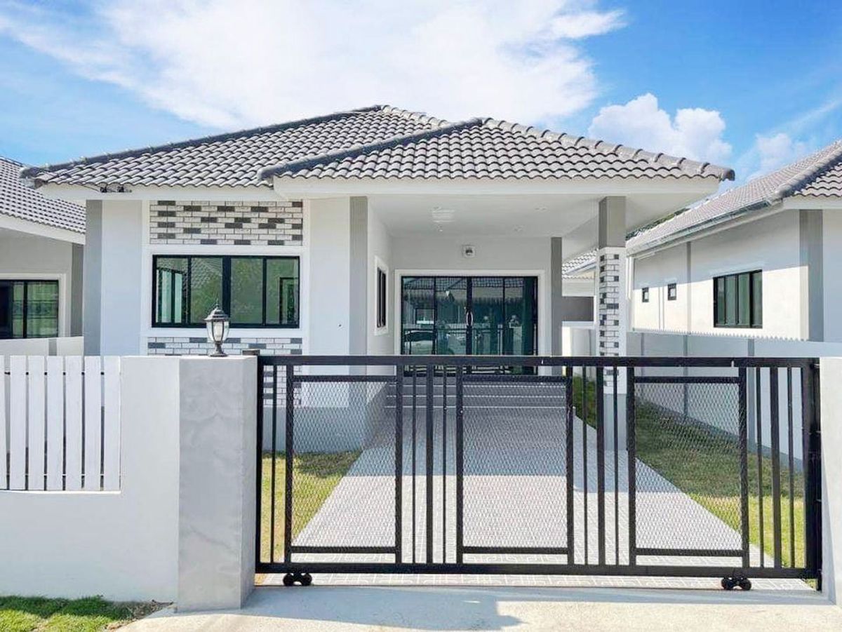 For RentHouseChiang Mai : House in the project Rent 14,000 baht per month, near Gatsa No.14H584