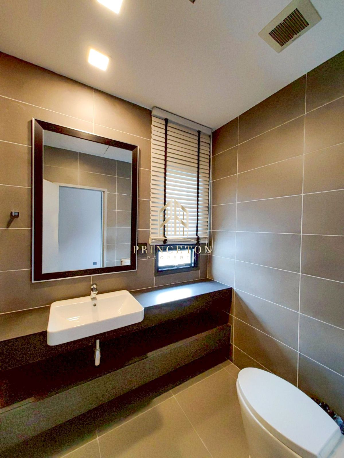 HousePattanakan, Srinakarin :  Grand Bangkok Boulevard Rama 9 📞092-4252445