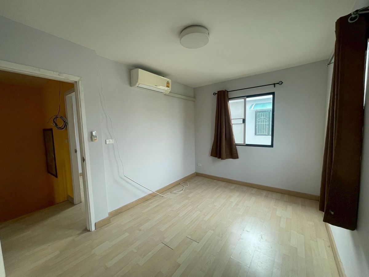 near Suvarnabhumi Loading...