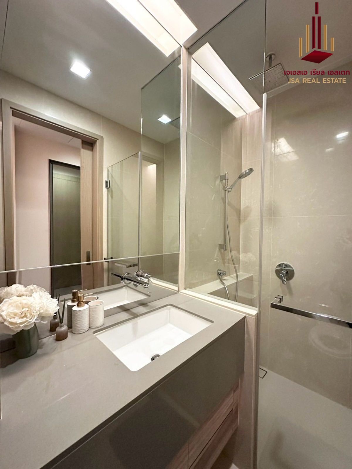 ให้เช่าคอนโดสุขุมวิท อโศก ทองหล่อ : ✨ ให้เช่า The Esse Asoke ราคา 35,000 บาท ห้อง 1B/1B