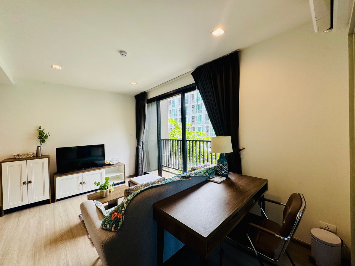 For RentCondoPhuket : The Base Central Phuket (The Best Central Phuket), complete condominium, ready to be in the style of the central Chinarin, the central area, near Central Phuket Floresta, only 150 meters*