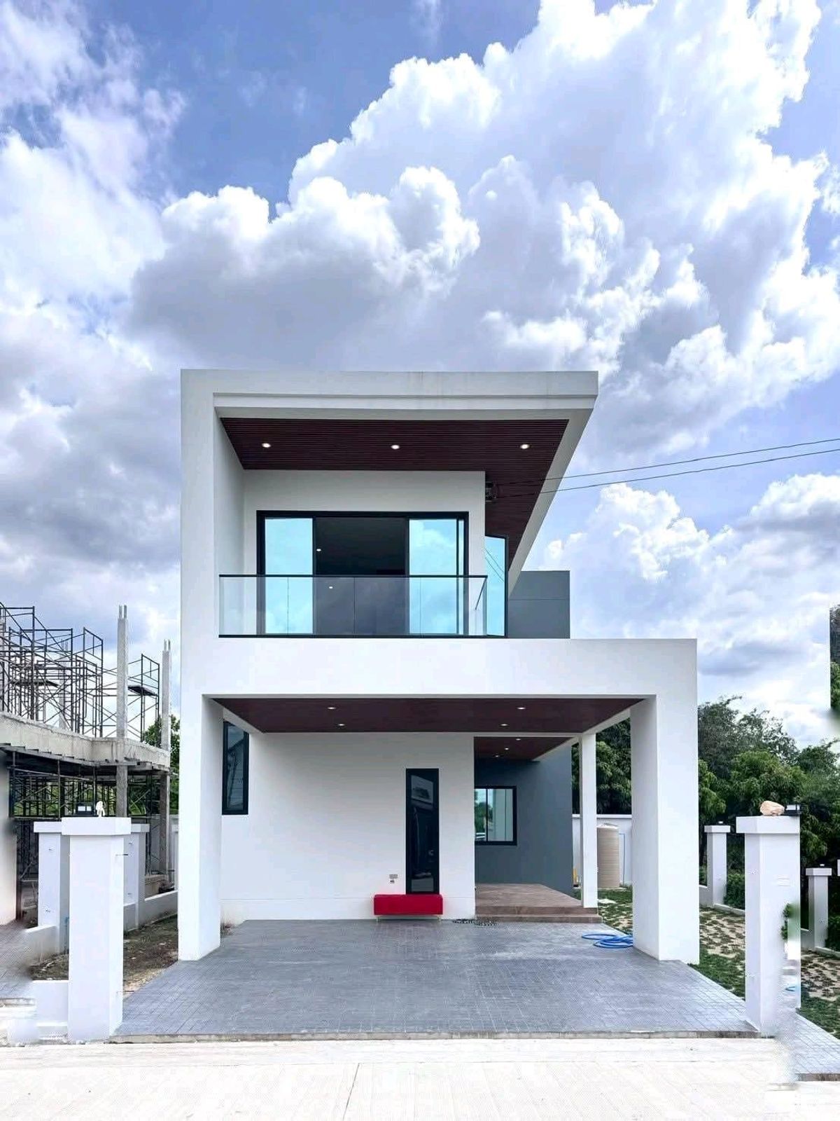 ขายบ้านนนทบุรี บางใหญ่ บางบัวทอง : บ้านเดี่ยวสไตส ์Tropical Modern Love is MODISH บางใหญ่