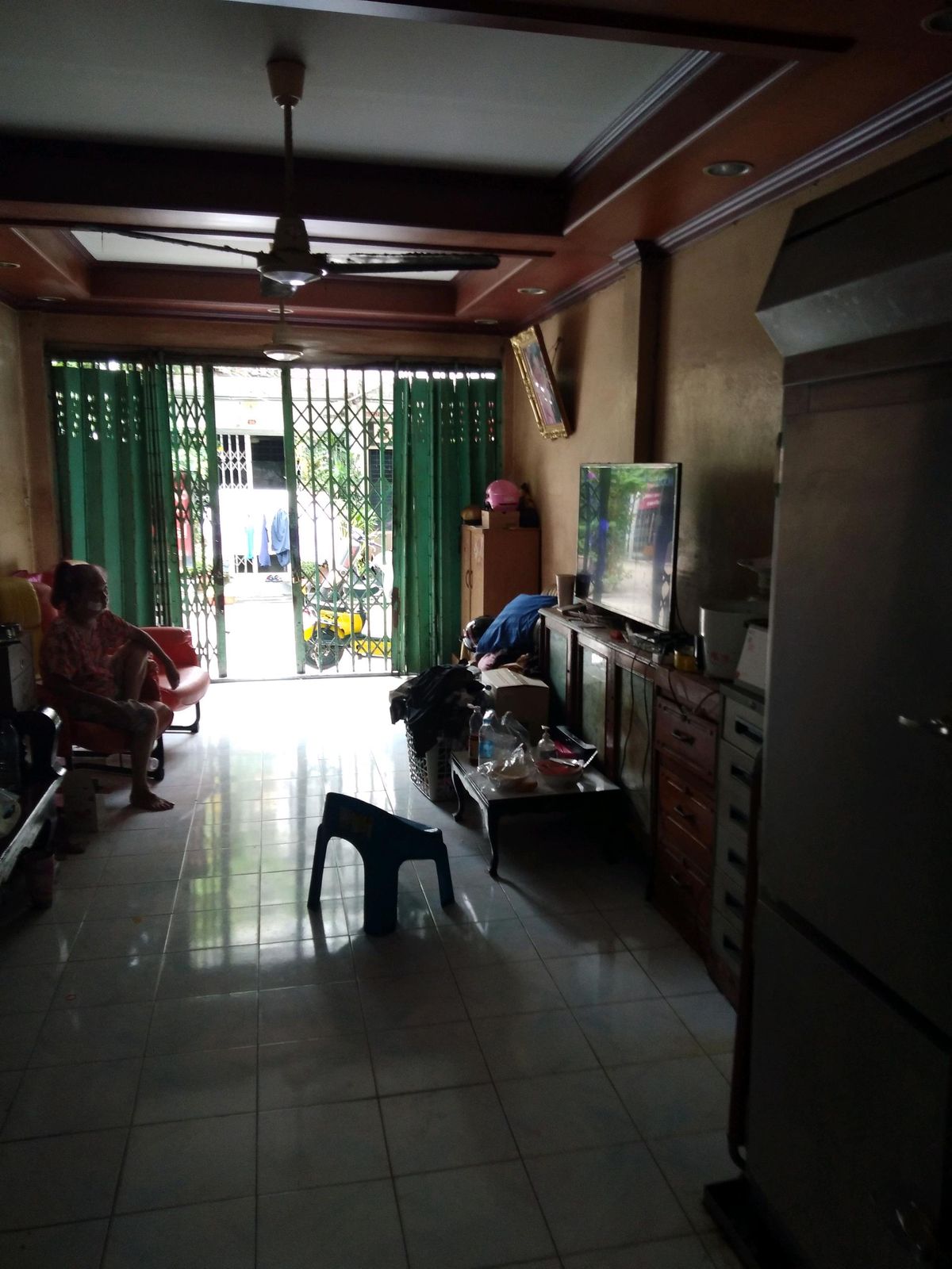 ขายอาคารพาณิชย์สาทร นราธิวาส : ขายด่วนอ.พาณิชย์ 2.75ชั้นซเซ็นต์หลุยส์ 8..0ลบ