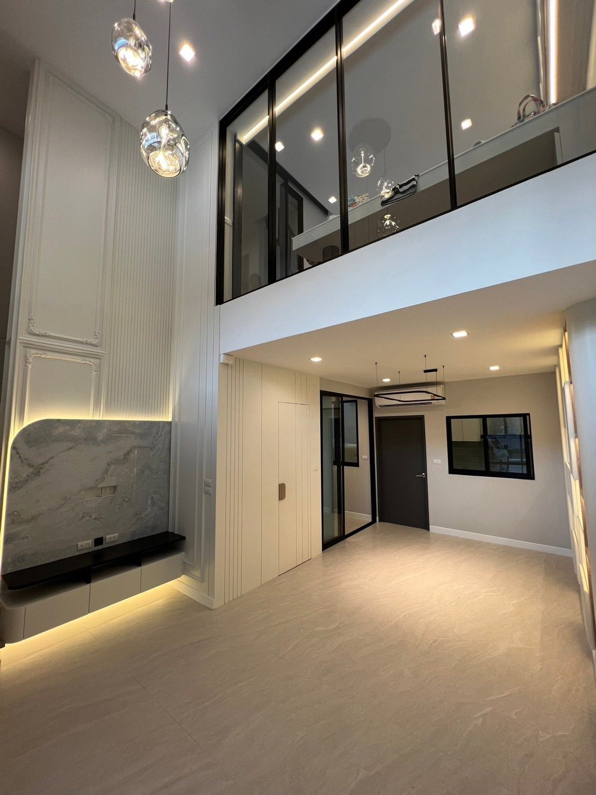 ให้เช่าทาวน์โฮมนนทบุรี บางใหญ่ บางบัวทอง : ทาวน์โฮม built-in ทั้งหลัง ติดโลตัส นอร์ท ใกล้ DBS อยู่อาศัย หรือทำออฟฟิศก็ได้ 4ชั้น 4ห้องนอน