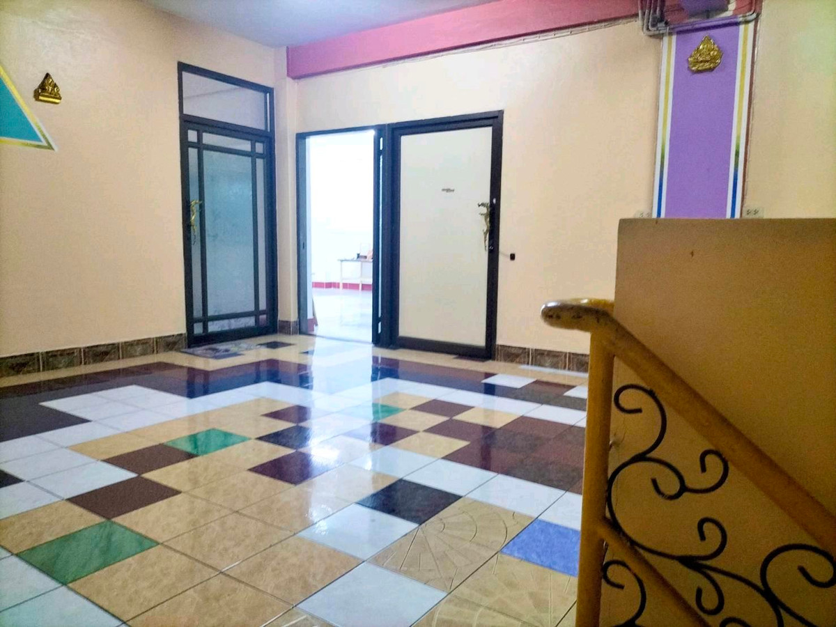 For SaleShop HouseRathburana, Suksawat : 🔥 Urgent sale !! 🔥 Selling cheap 2, 4 -story booths, not including roofs and basements