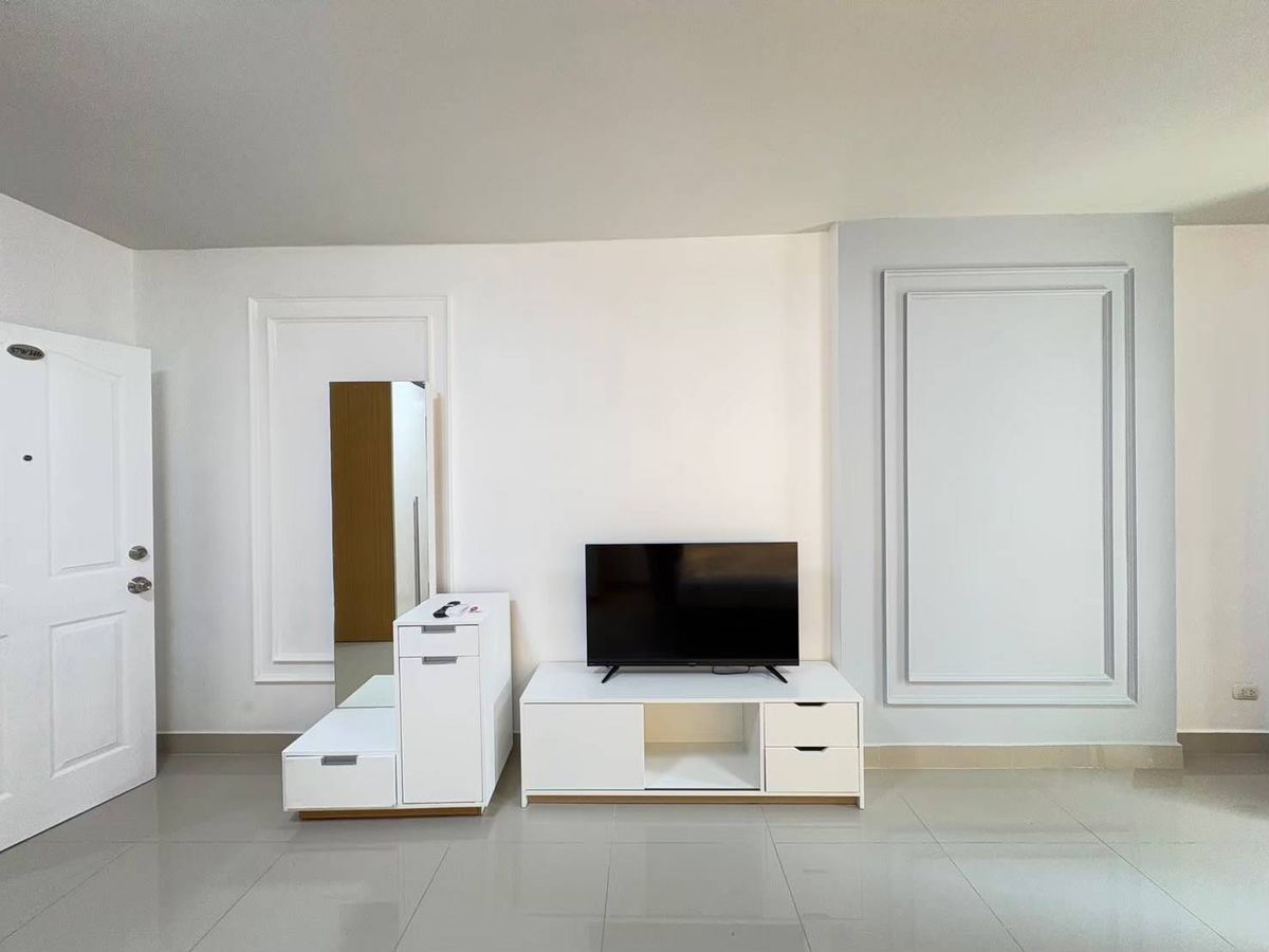 ให้เช่าคอนโดรัชดา ห้วยขวาง : ให้เช่า 🏙️ ขายคอนโด City Home Ratchada 🏙️ ขนาด 30 ตร.ม. ค่าเช่าเดือนละ 12,000 บาท   📲 สนใจติดต่อ Line ID: @c-asset 📞 โทร: 096-642-2656